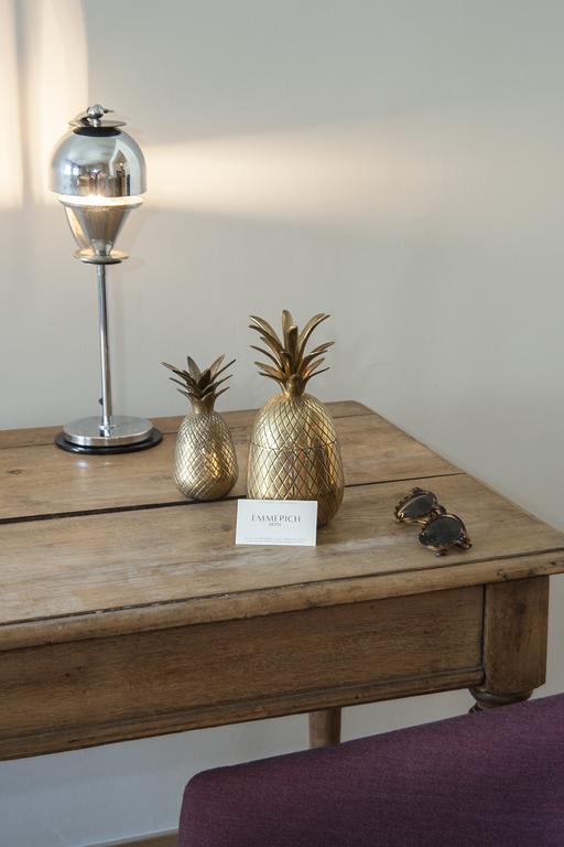 Emmerich Hotel Goerlitz 객실 사진 Gold pineapples