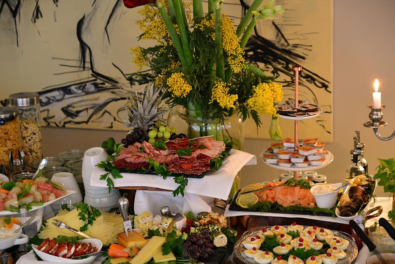 Emmerich Hotel Goerlitz 외부 사진 A buffet